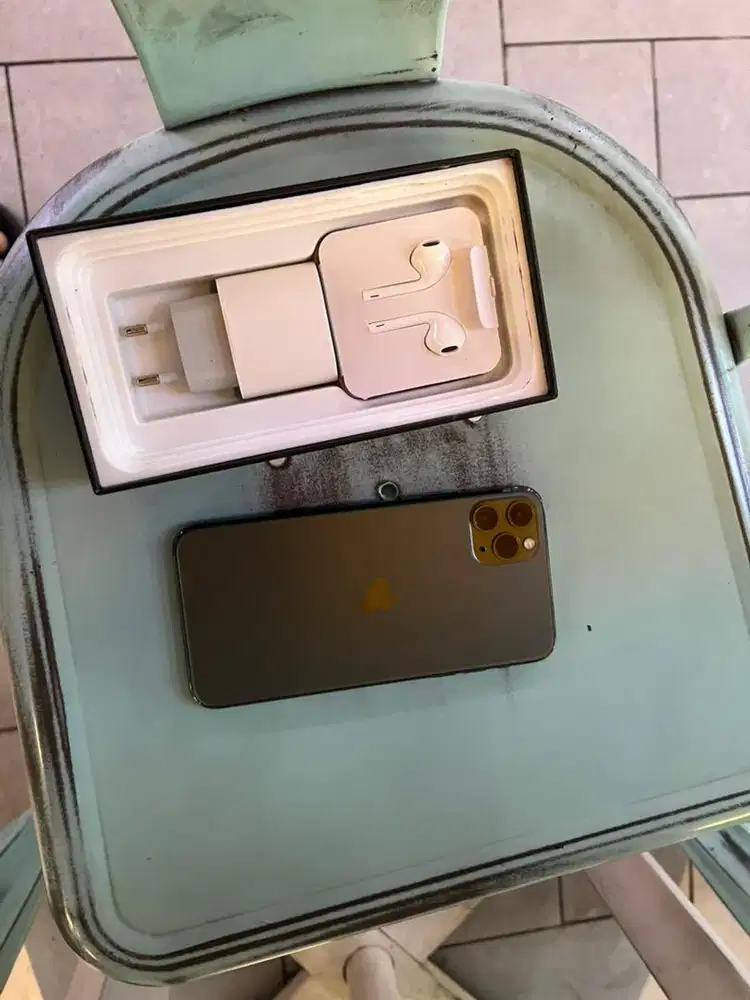 iphone 11 pro max 256gb lebih baru dan hijau