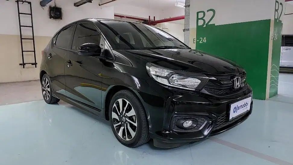 TDP 8,JT Honda Brio 1.2 RS Bensin-AT Hitam 2019