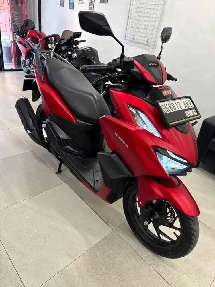 Honda Vario 160 CBS 2022 warna Merah Doff Vario160 CC Motor Matic Red