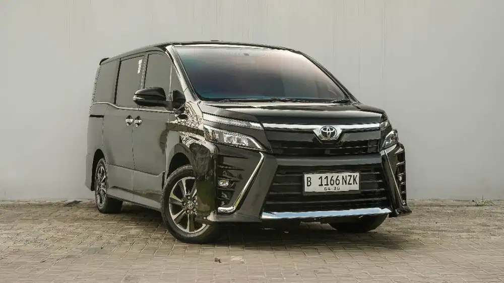 Toyota Voxy 2.0 AT 2020 Hitam