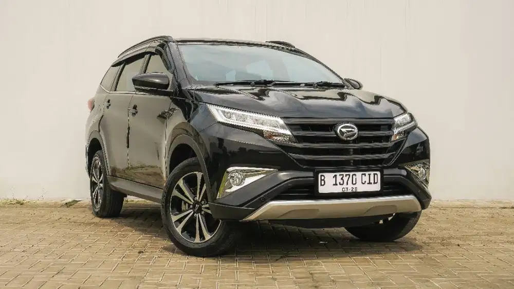 daihatsu terios r at 2023 hitam