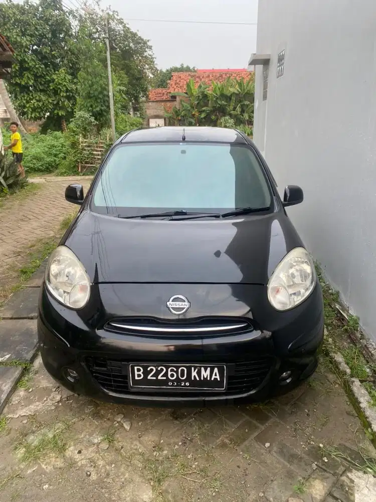Nissan March XS 2012