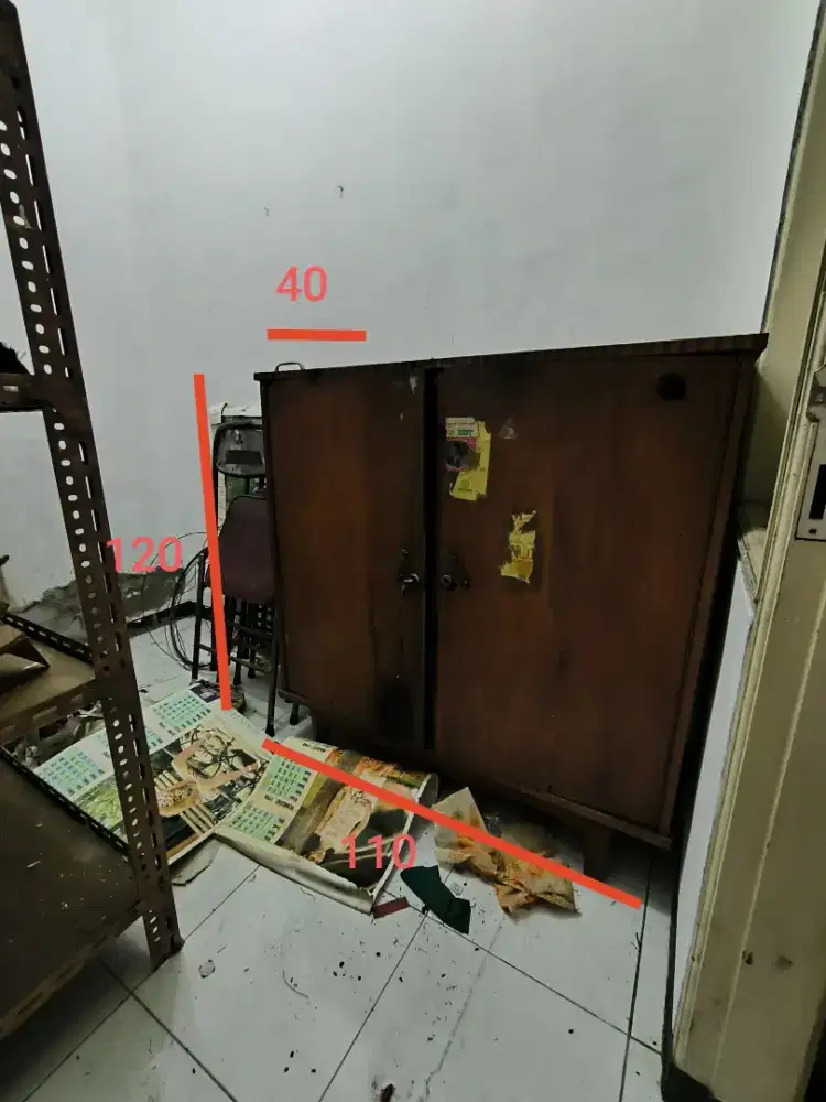 lemari jati kuno