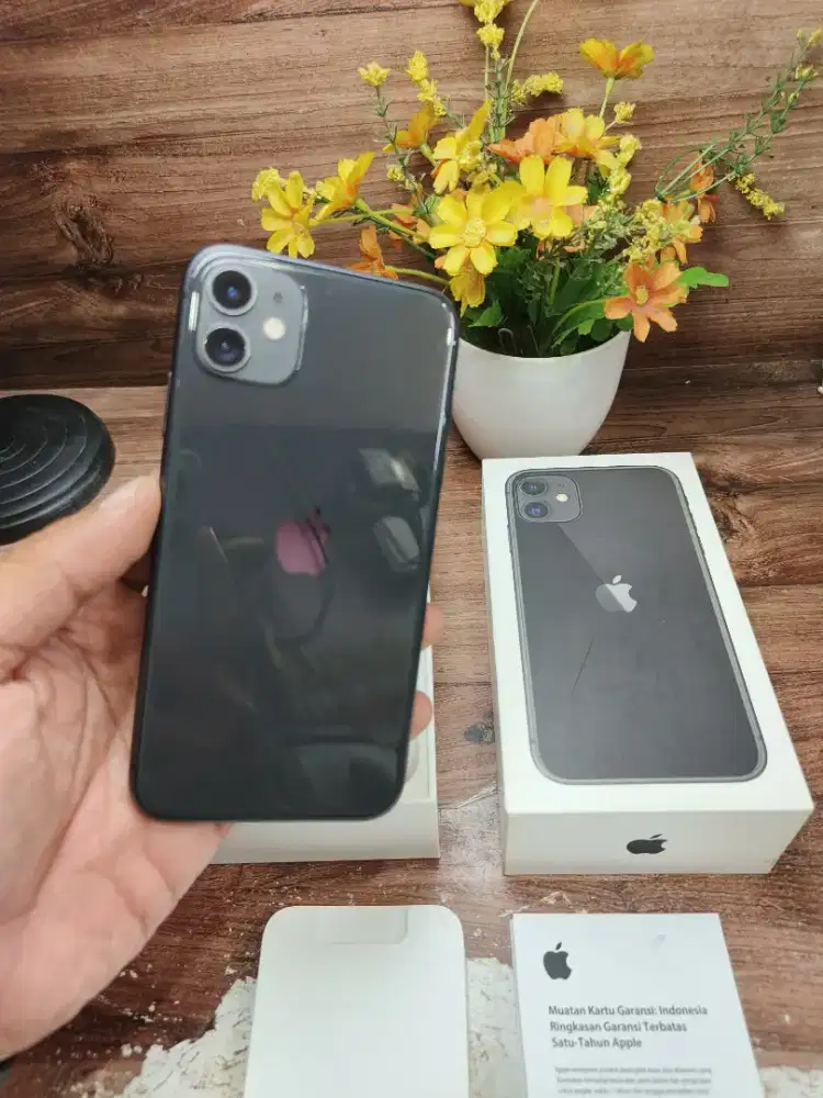 Iphone 11 black 128 gb mulus fullset original garansi resmi iBox