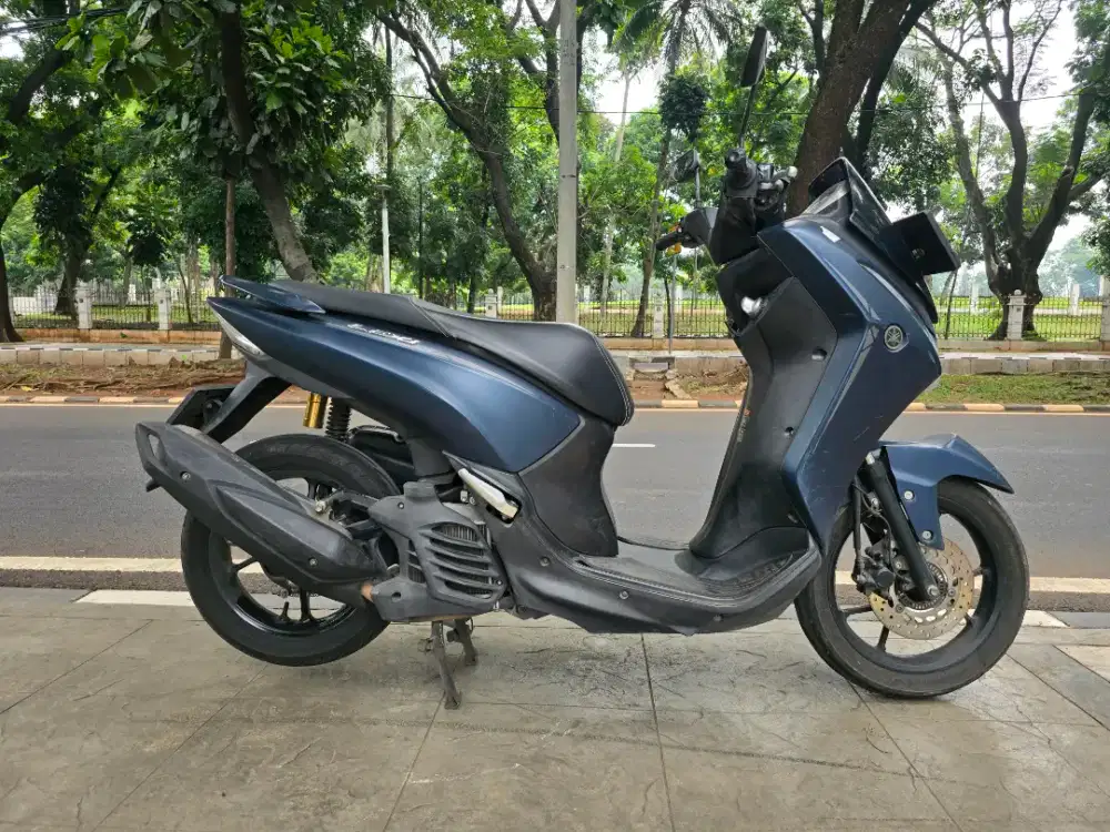 DP MINIM 1JTA CASH KREDIT YAMAHA LEXI S 125 THN 2019 PAJAK ON