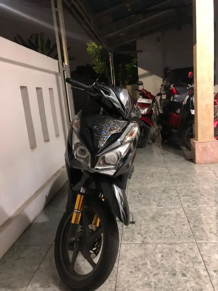 Body ori ada warna putih yang item ada udah make karbon tawar aja
