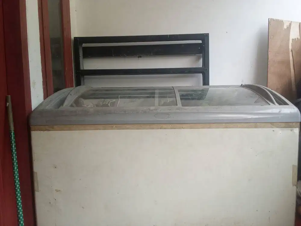 DIJUAL FREEZER BOX  SECOND KAPASITAS 300L