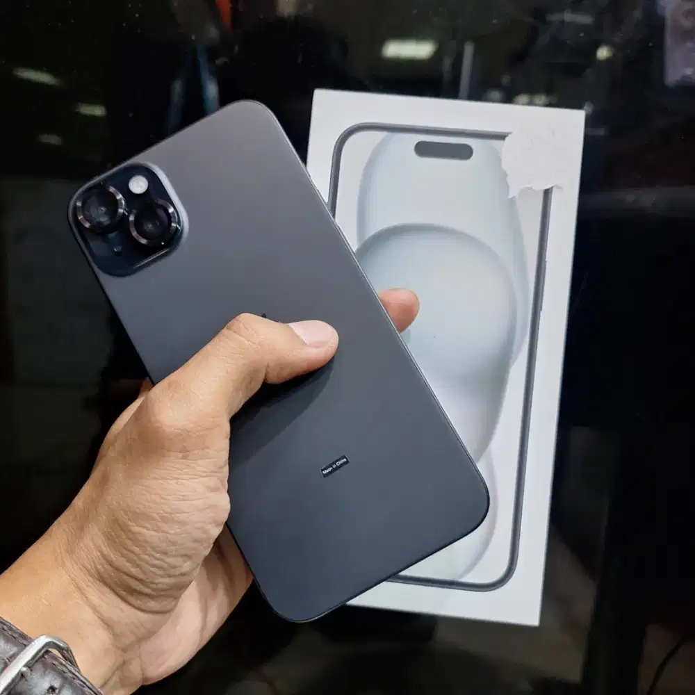 iPhone 15 Plus 128gb iBox garansi agustus 2026 mulus.