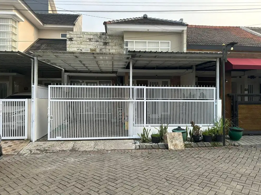 Dijual CEPAT 1.5Lantai rumah cantik full furnise malang