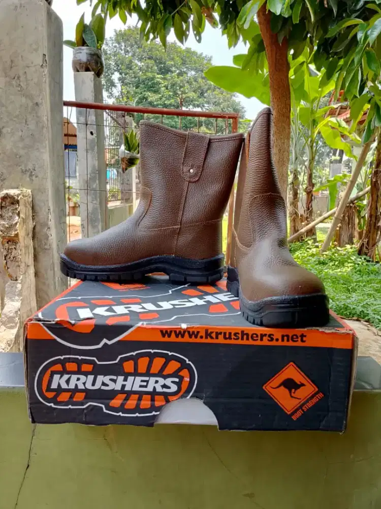 Sepatu safety CRUSERS no 41
