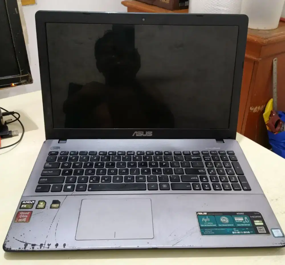 Asus X550Z FX7600P 3,6 GHZ, Ram 8GB, Graphic Card 2GB, Laptop Gaming