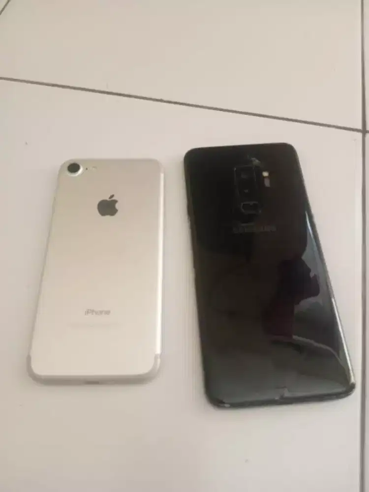 Dijual iphone 7 128& samsung S9plus NFC minus
