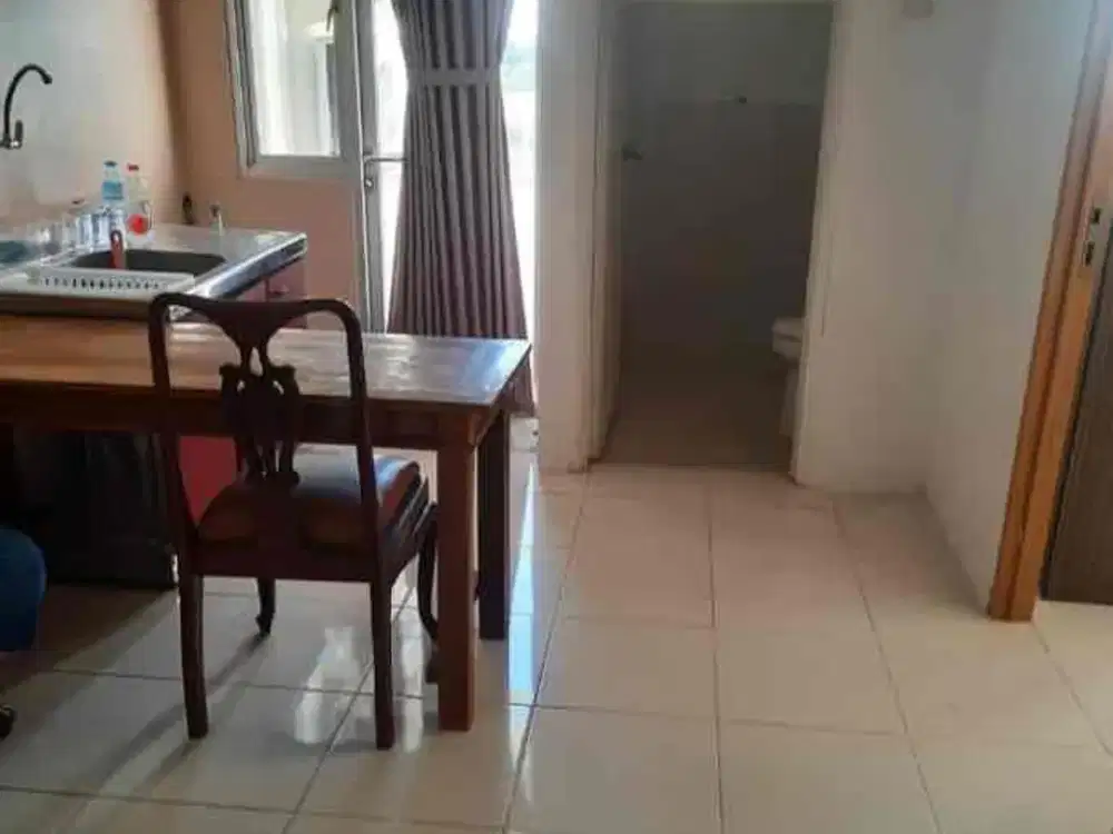 Lantai Rendah 2BR Educity Semi Furnish Favorit Invest Dkt ITS,UWM