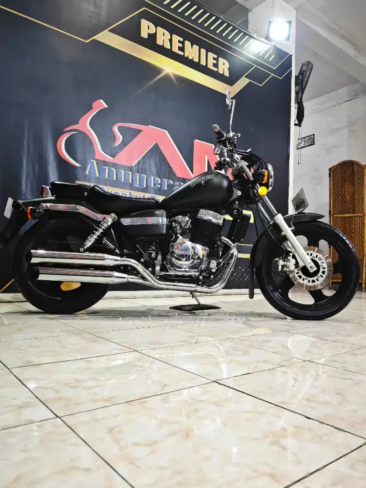Benelli PE250cc 2cilinder Gahar maco supr black.Anugerah motor rungkut
