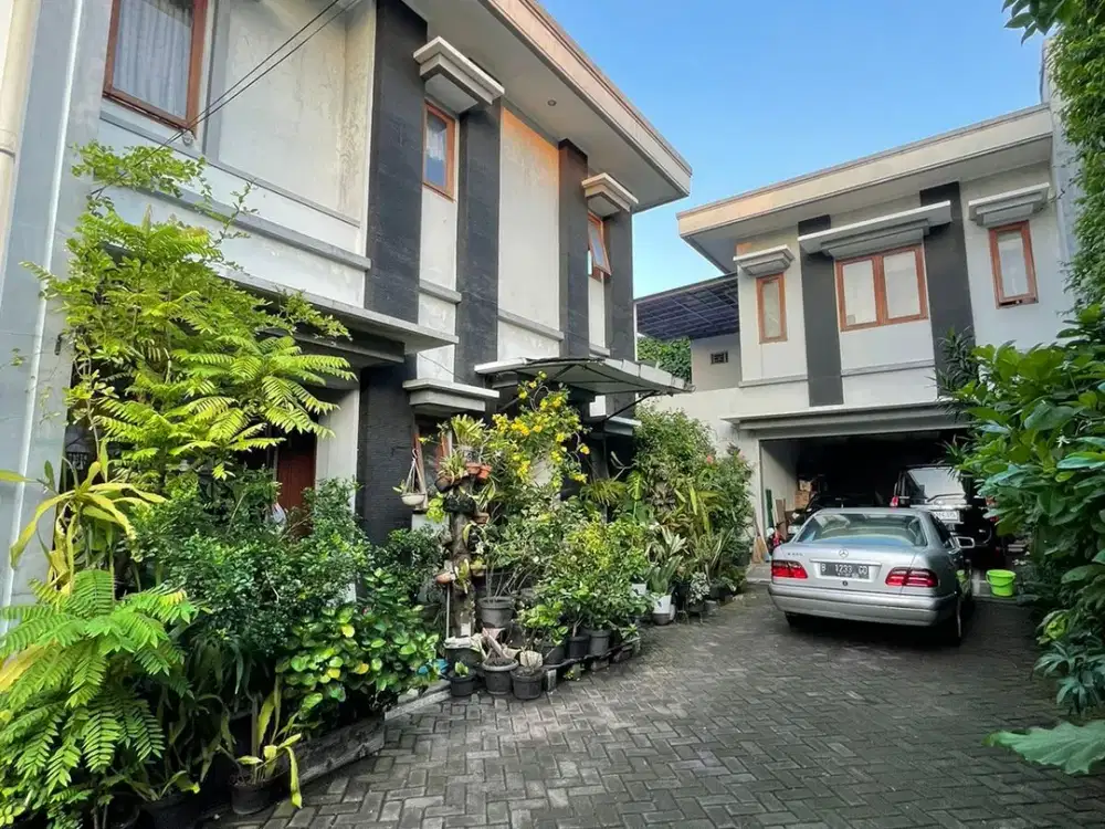 Rumah siap huni dalam Town House di Kemang Selatan
