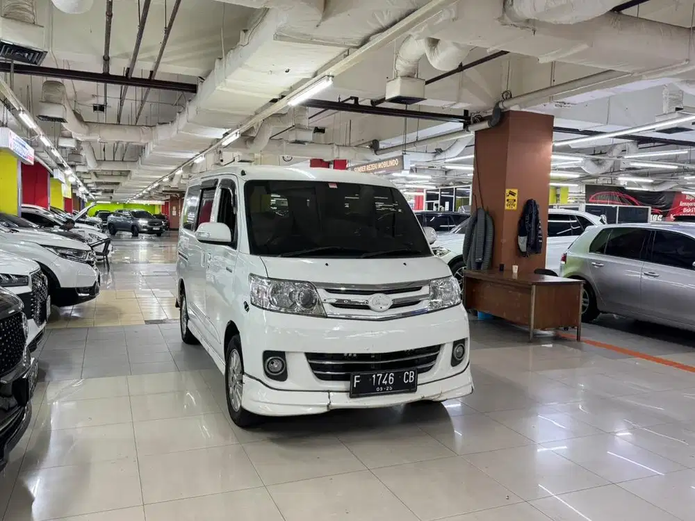 Daihatsu Luxio 2010