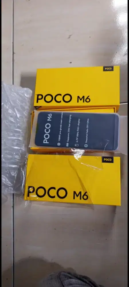 Di jual hp Poco m6 ram 8/256 mulus banget fullset