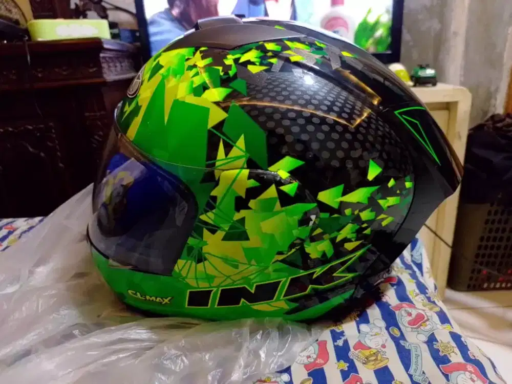 Helm + jam tangan