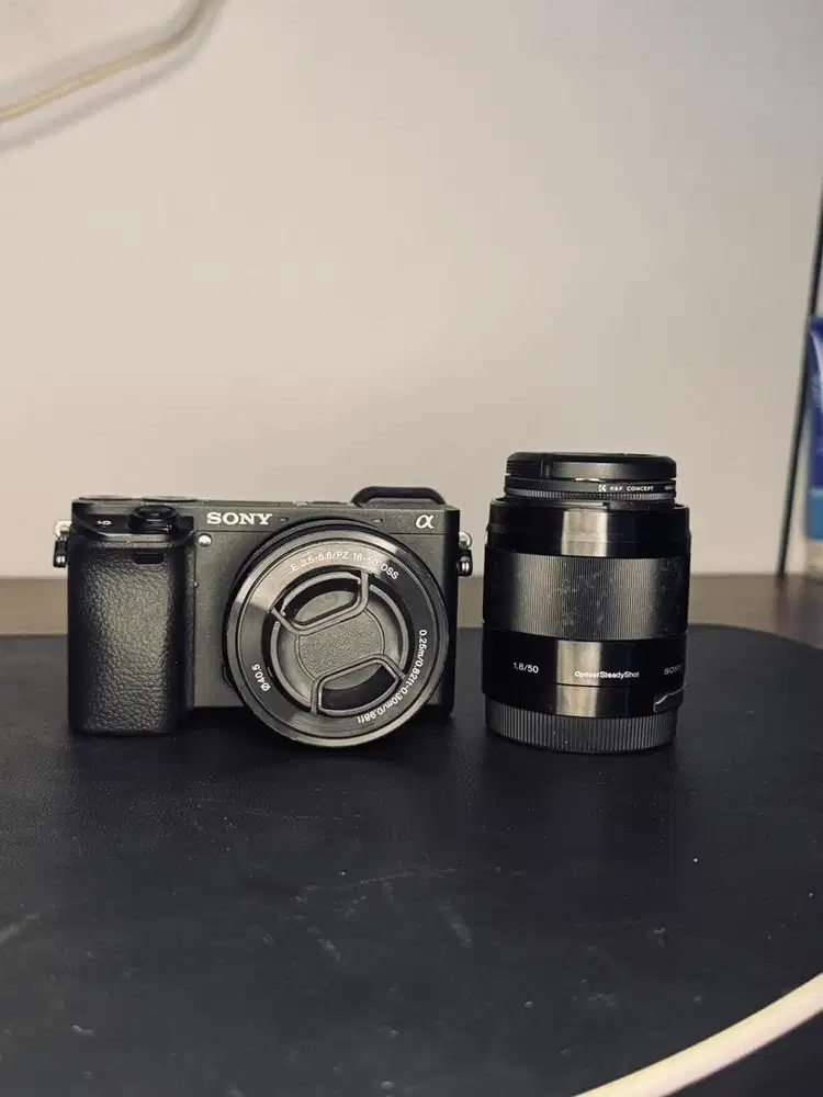 Sony A6400 + Kit Lense + 50mm f1.8