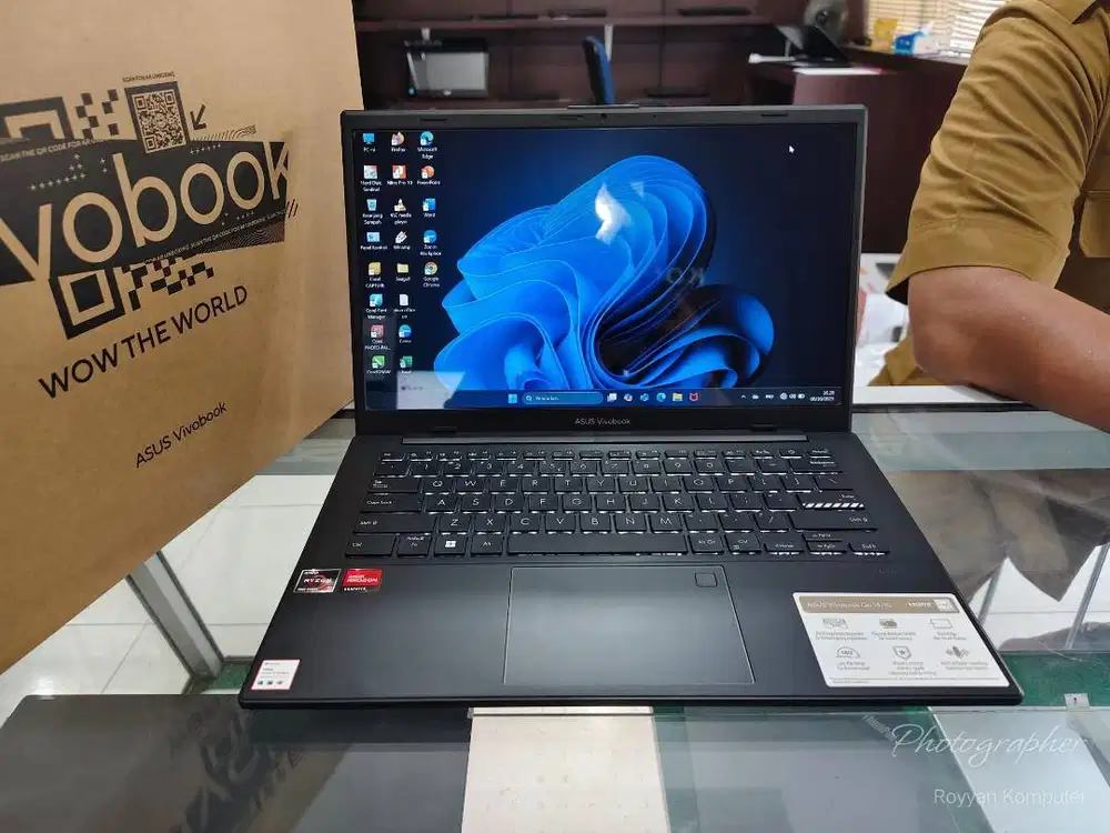 ASUS E1404F Prosesor AMD Ryzen 5 7520U garans resmii 10 bulan