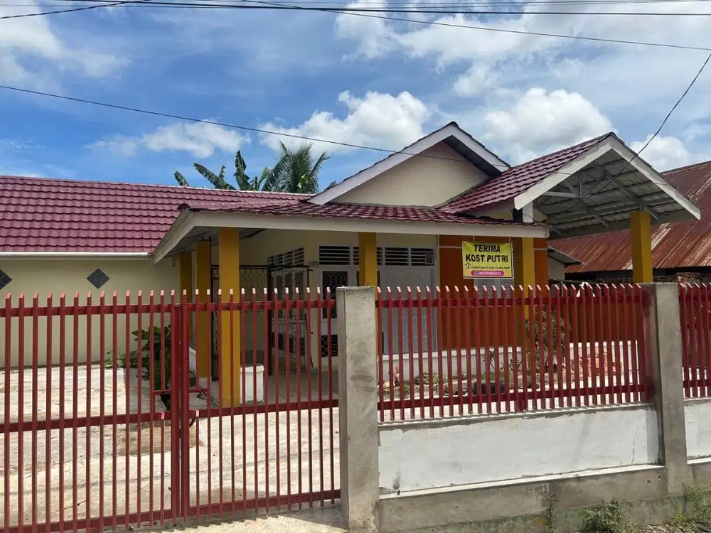 Rumah sekaligus kossan