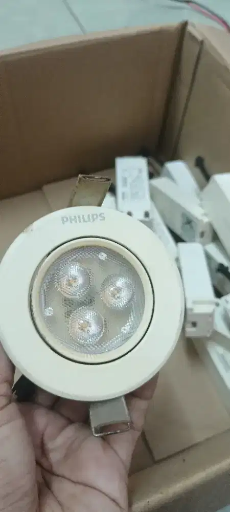 Lampu Flapon Philips estetik