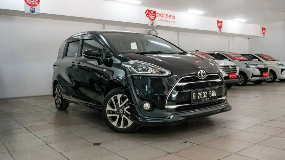 Toyota Sienta Q AT 2016 kredit