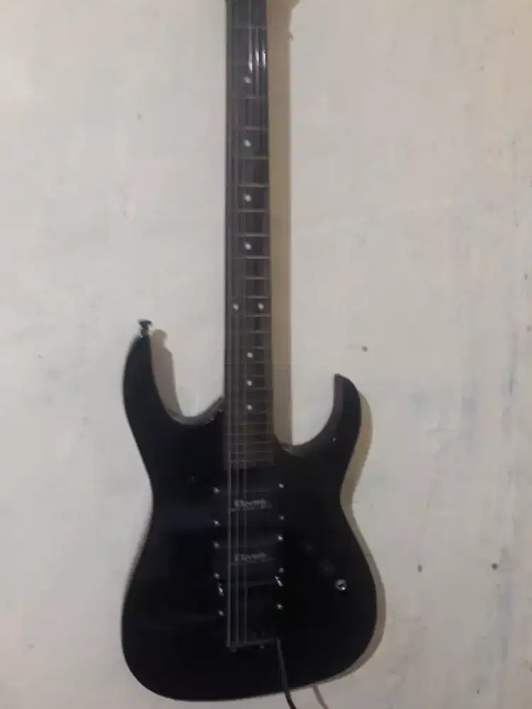 Gitar listrik+power amply salon+distrs