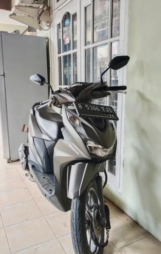 Honda Beat Deluxe CBS ISS