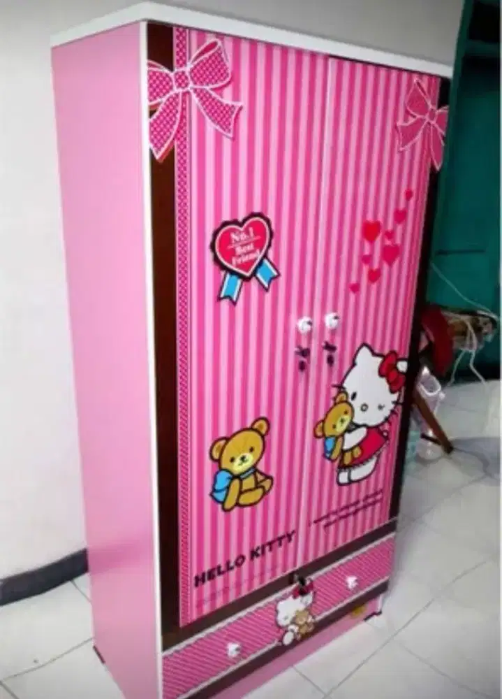 Lemari Pakaian Hello Kitty Kea Panel WD-HK1601-BF