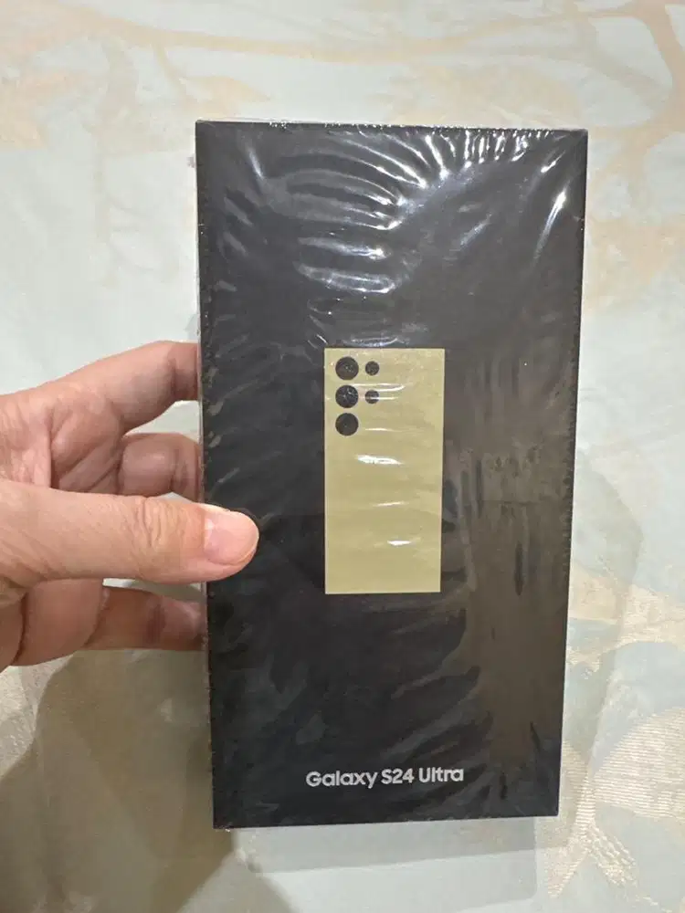 Dijual hp samsung S24 ultra 512GB bekas