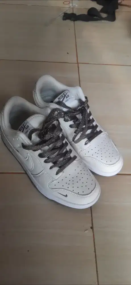 Sepatu Nike SB low