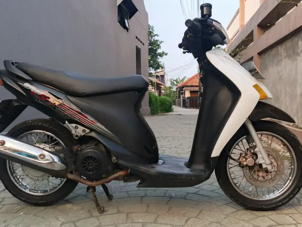 Suzuki spin 2010 stater tokcer halus mulus terawat