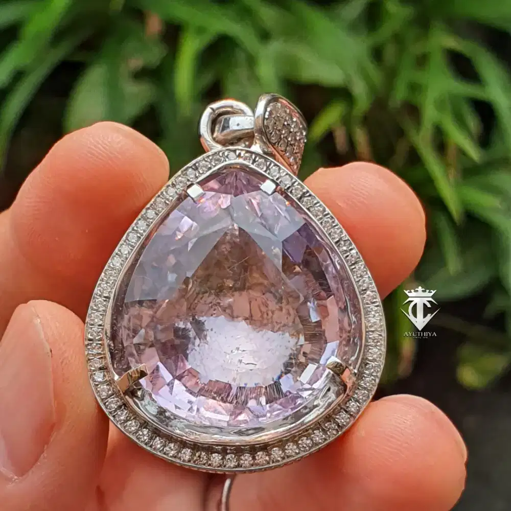 Batu Permata Natural Amethyst Bungur Custom Cutt Liontin 46.77 Ct Memo