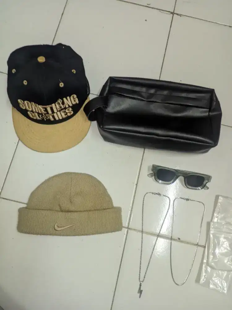 handbag, snapback, kalung