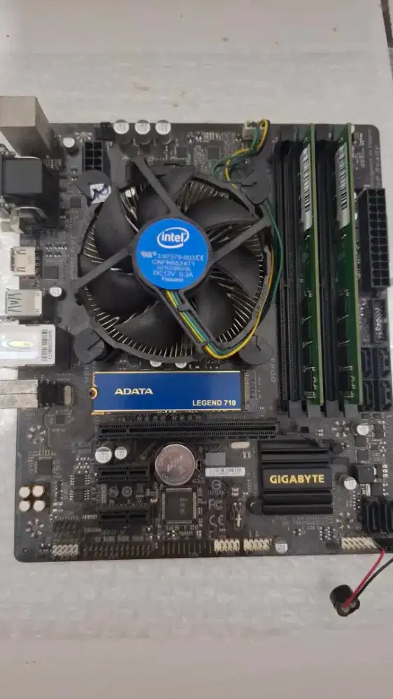 Gigabyte GA-B250M i5-7400 Ram 16Gb SSD 512