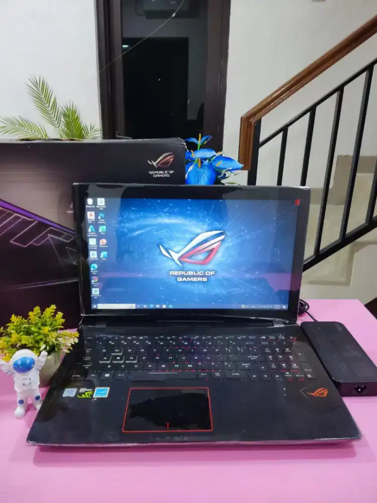 Laptop Gaming Asus ROG SETRIX Core i7-7700HQ RAM 16gb/ssd 512Gb GTX!