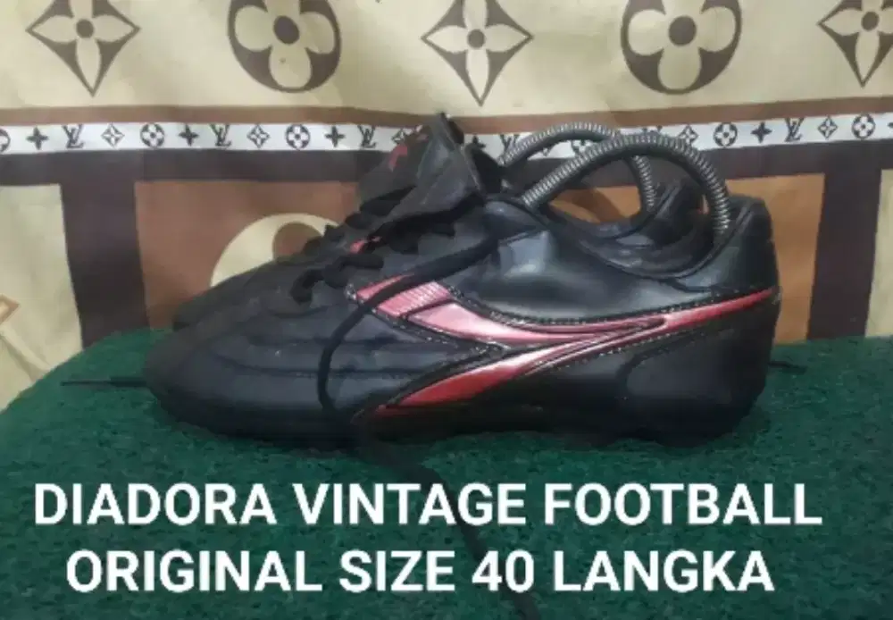 DIADORA FOOTBALL RARE VINTAGE ORIGINAL SIZE40 kndisi ok90% asli bkn kw