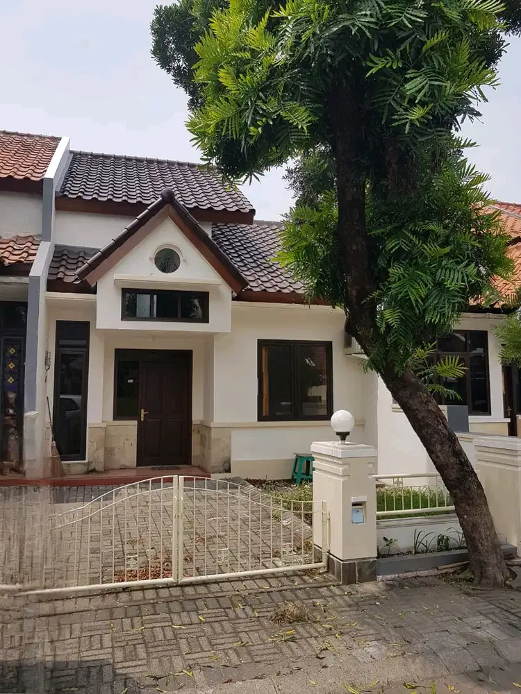 Disewakan Rumah Citraland Luas 77M 2KT Dekat Gwalk dan Pakuwon Mall
