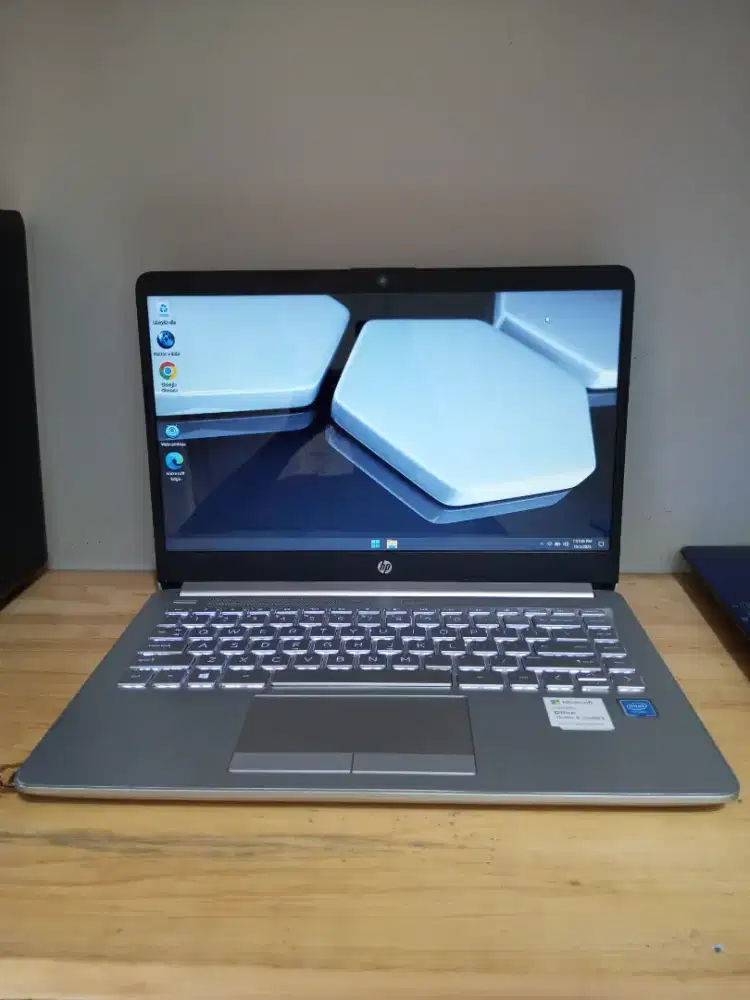Hp 14s cf2019TU Intel N4020 DDR4 4GB SSD 256GB 14 3 Jam Backlight