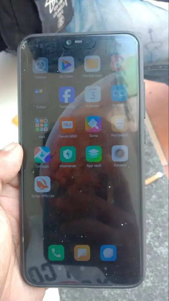 numpang lapak nya min   punya HP redmi 8 lite minus tompel gak ngaruh