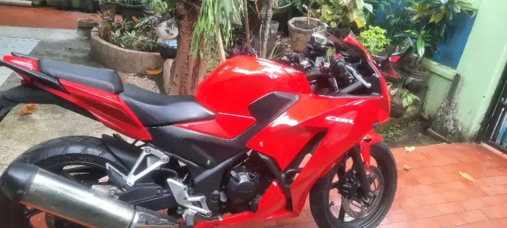 Cbr 250 r k33 2014 merah