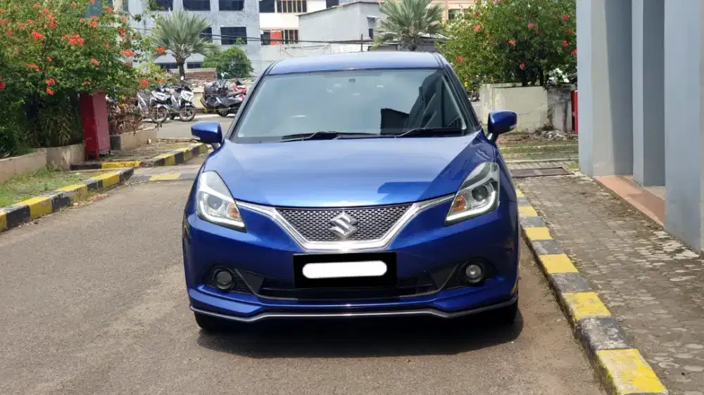 Suzuki baleno hatchback 2018 biru pajak panjang