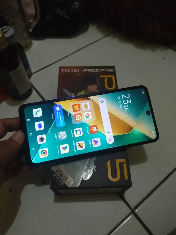 Tecno Pova 5   8+5/256    minus LCD pernah ke buka jd di lem