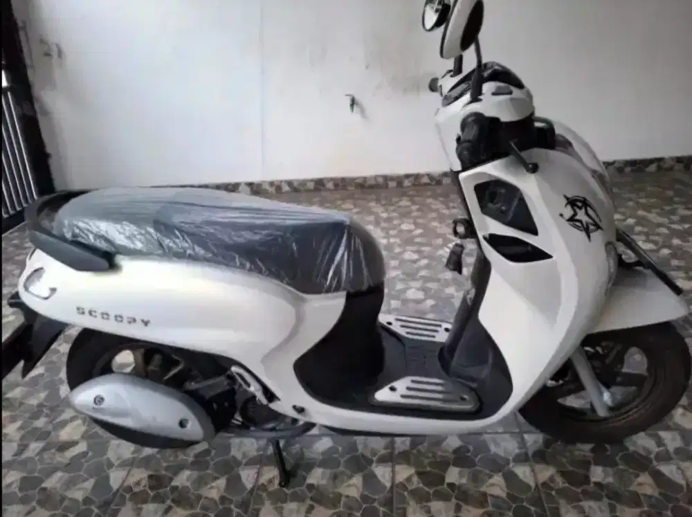 Km 4rb keyless DKI, honda Scoopy 110 CBS iss 2025 bln 2 pajak panjang.