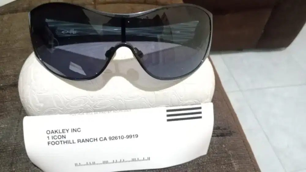 Kaca mata oakley