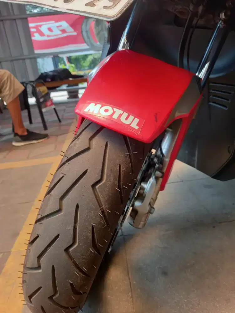Ban pirelli 120/70-14