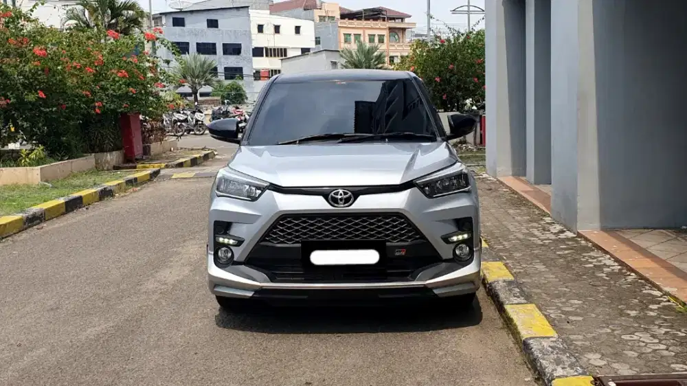 Km22rb toyota raize gr sport turbo non tss 2023 silver pajak panjang