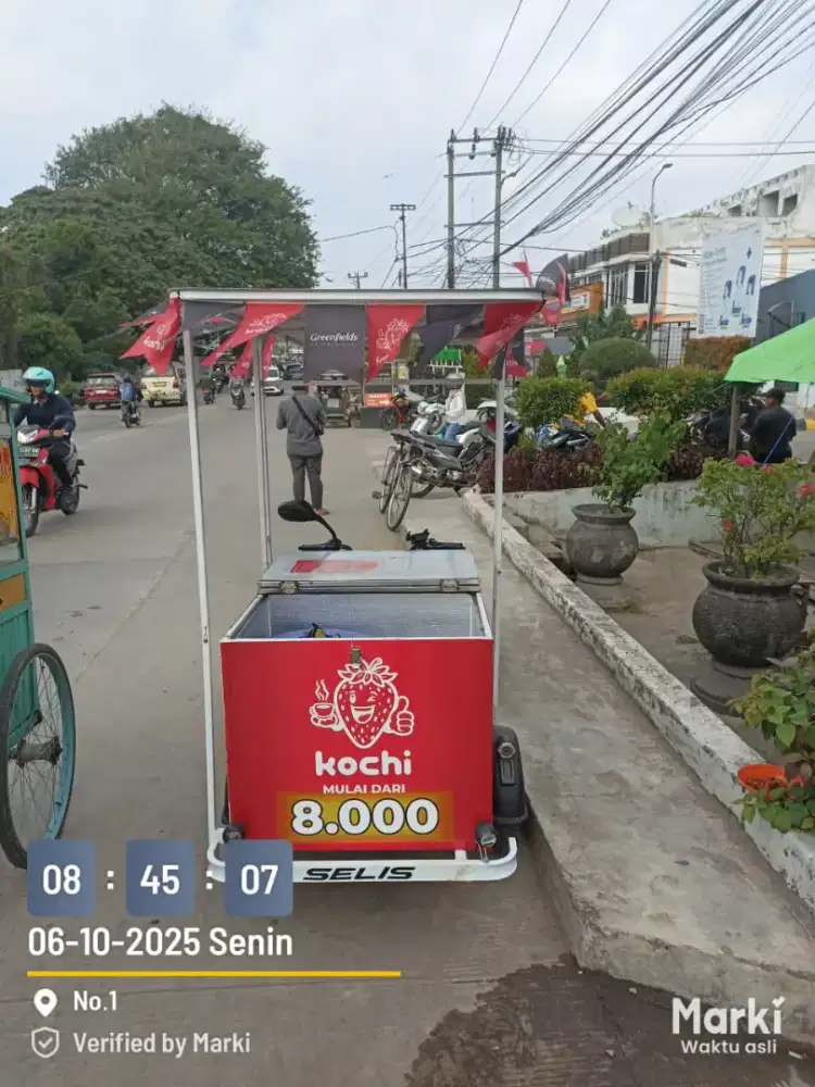 Jualan kopi pakai gerobak kopi