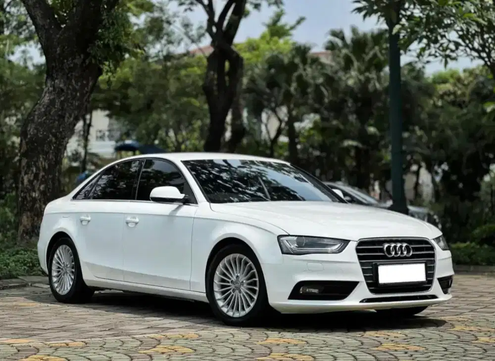 Audi A4 2012 Bensin
